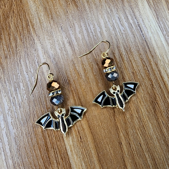 Handmade Goth Punk Bat Enamel Crystal Beaded Rhinestones Earrings - Picture 3 of 3